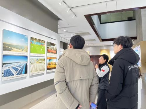 低碳电力之光实践团_太阳能光伏发电技术国家重点实验室(英利集团)_英利集团光伏材料与器件国家重点实验室
