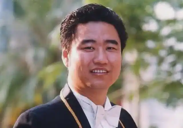 丛飞-100位新中国成立以来感动中国人物_歌手丛飞 感动中国人物 11年慈善捐助