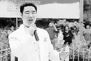 歌手丛飞 感动中国人物 11年慈善捐助_丛飞-100位新中国成立以来感动中国人物