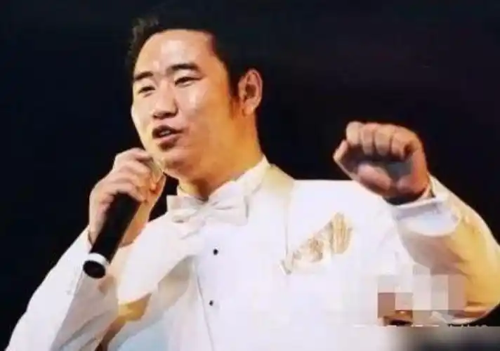 丛飞-100位新中国成立以来感动中国人物_歌手丛飞 感动中国人物 11年慈善捐助
