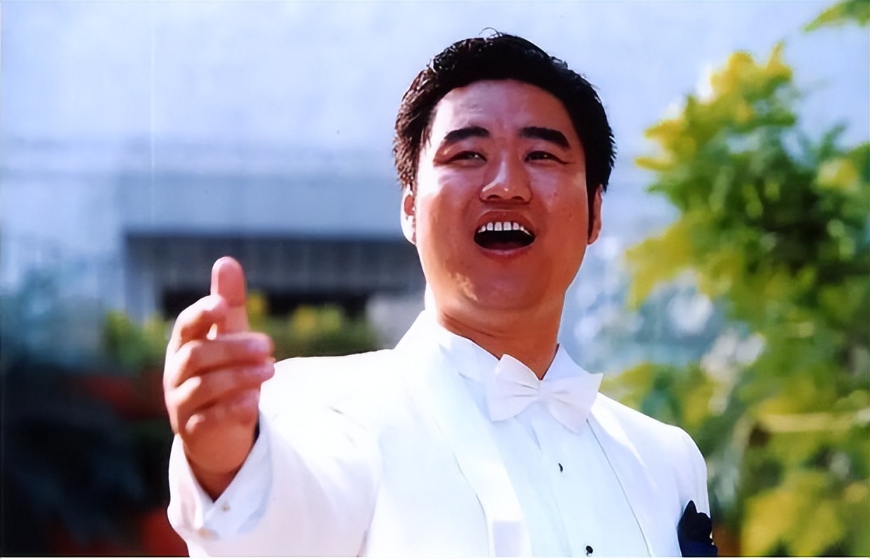 丛飞-100位新中国成立以来感动中国人物_丛飞 捐赠贫困儿童 义演助学基金会