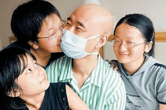丛飞-100位新中国成立以来感动中国人物_丛飞 慈善事业 纪念