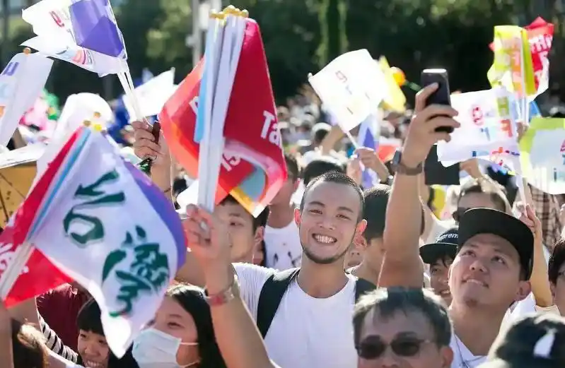 台湾年轻一代的祖国认同感_台湾青年一代认可大陆吗_台湾年轻人不想统一