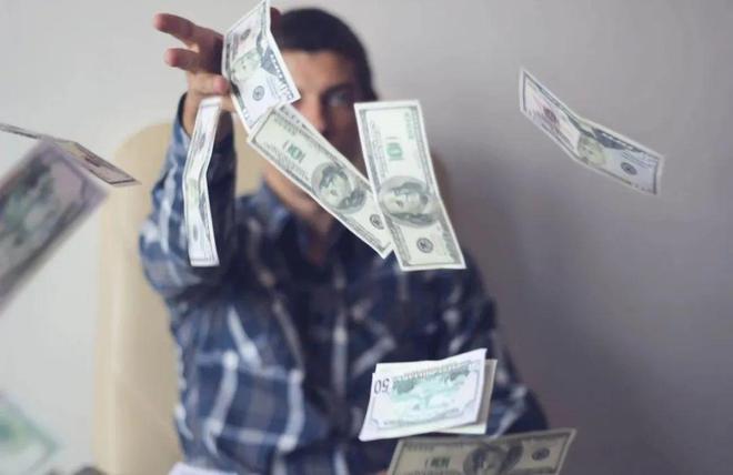 存款达到多少算有钱人_500万资产算中产阶级_有钱人标准