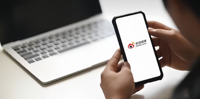 纯AI搜索产品用户黏性萎缩_AI搜索流量红利终结_Qbot